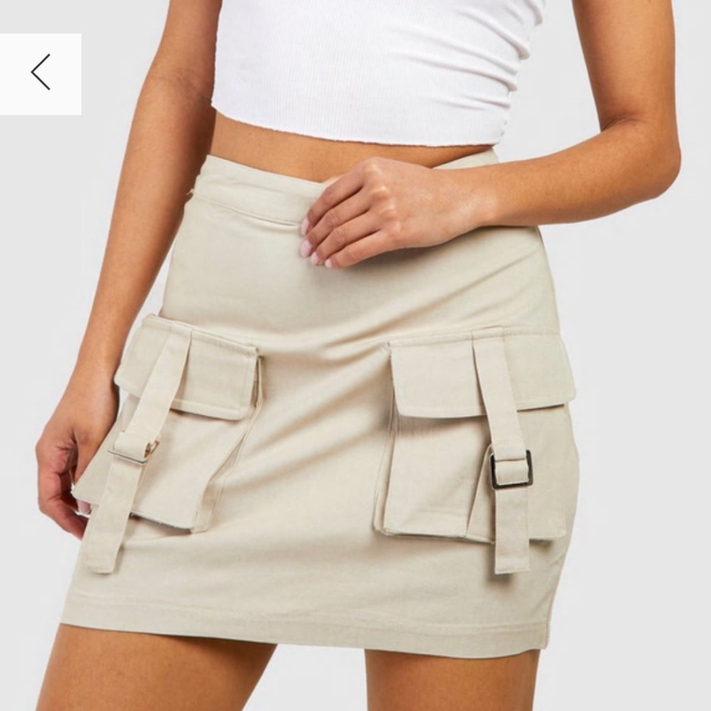 ✨NWT Boohoo Pocket Front Cargo Mini Skirt✨